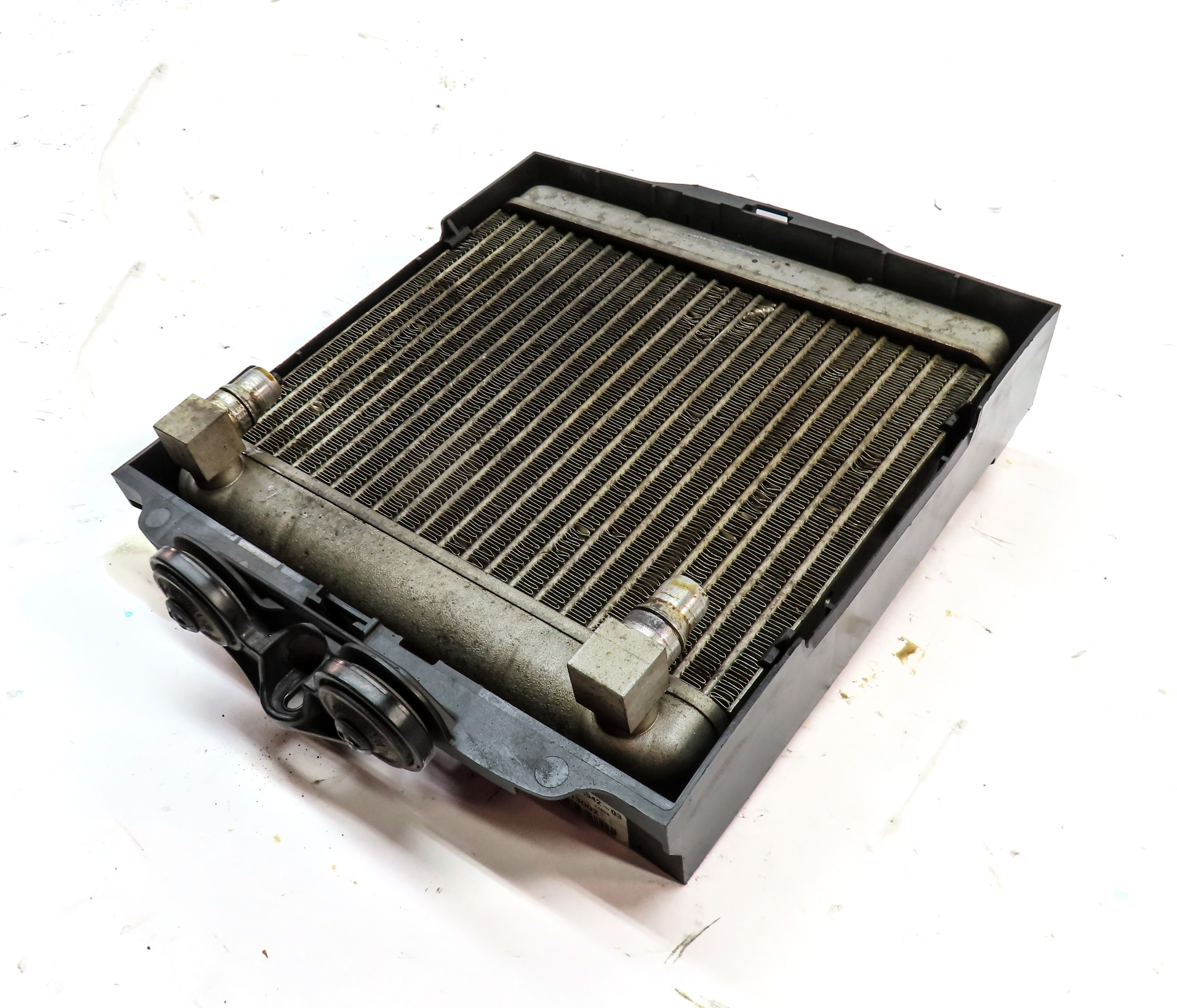 10-19 BMW 535i 550i 640i 740i 750i 760i (F01 F07 F10) ENGINE OIL COOLER RADIATOR — exact item pictured